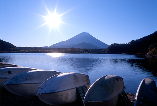 精進湖からの富士山