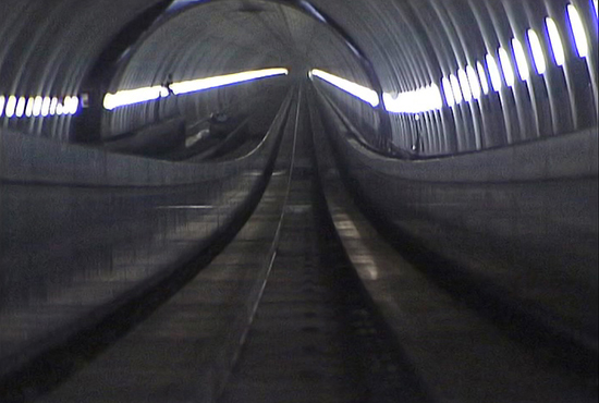 トンネル内画像